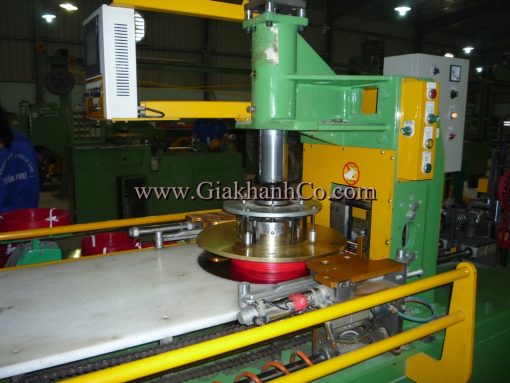 Máy đánh cuộn tự động