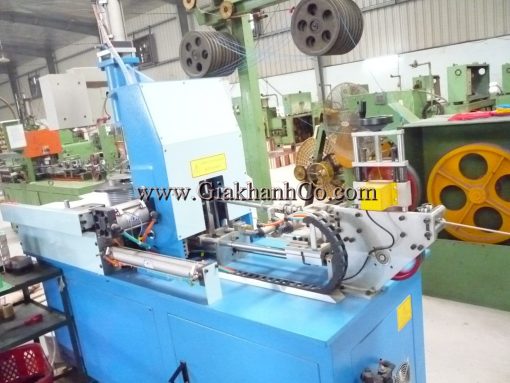Máy đánh cuộn tự động