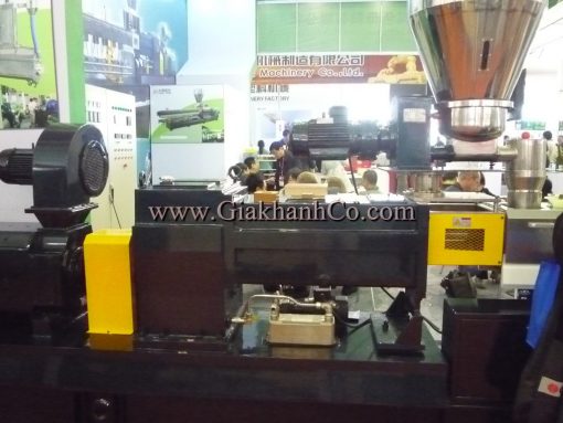 Máy tạo hạt nhựa PVC trục xoắn đôi