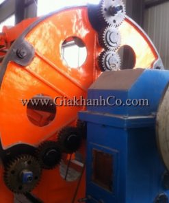 Máy vặn xoắn dây thép