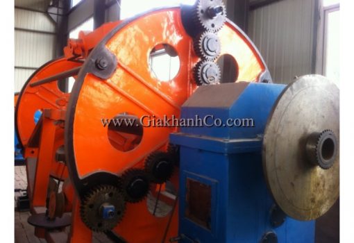 Máy vặn xoắn dây thép