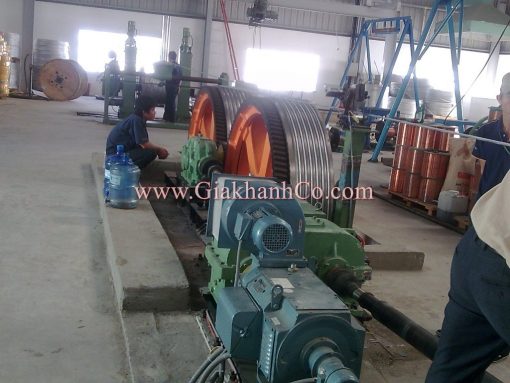 Máy xoắn cưỡng bức